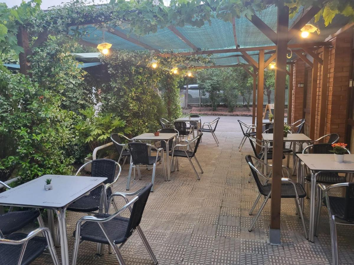 Alberg Restaurant Bellavista Santa Pau Exterior photo