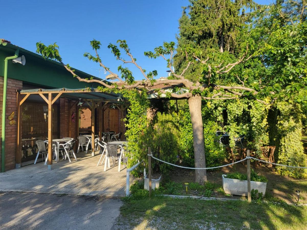 Alberg Restaurant Bellavista Santa Pau Exterior photo